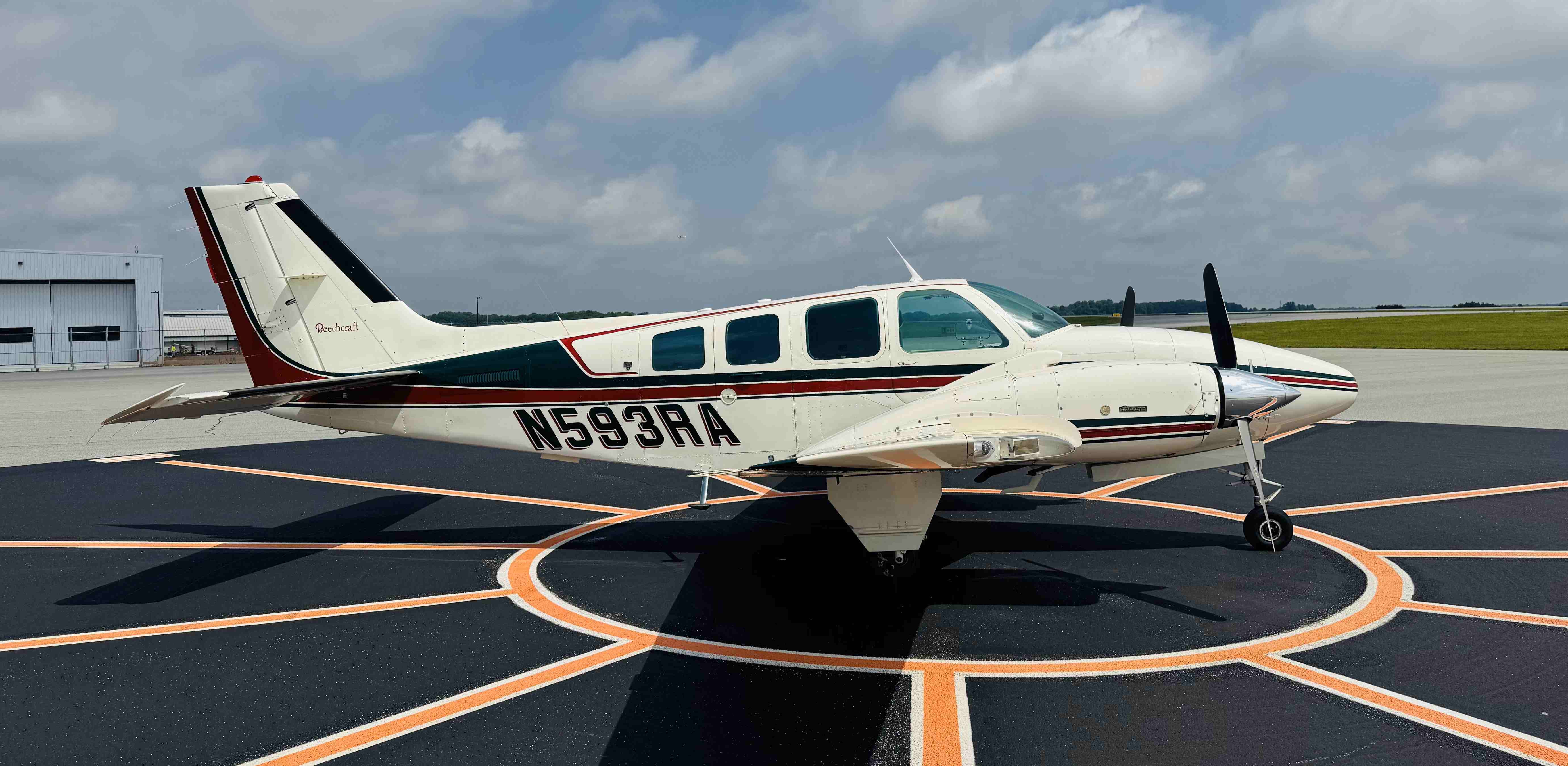 旅 N671 N680 N8069U 1992 A36 Bonanza Aircraft for Sale - Carolina Aircraft
